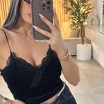 גופיית קטיפה משולבת תחרה