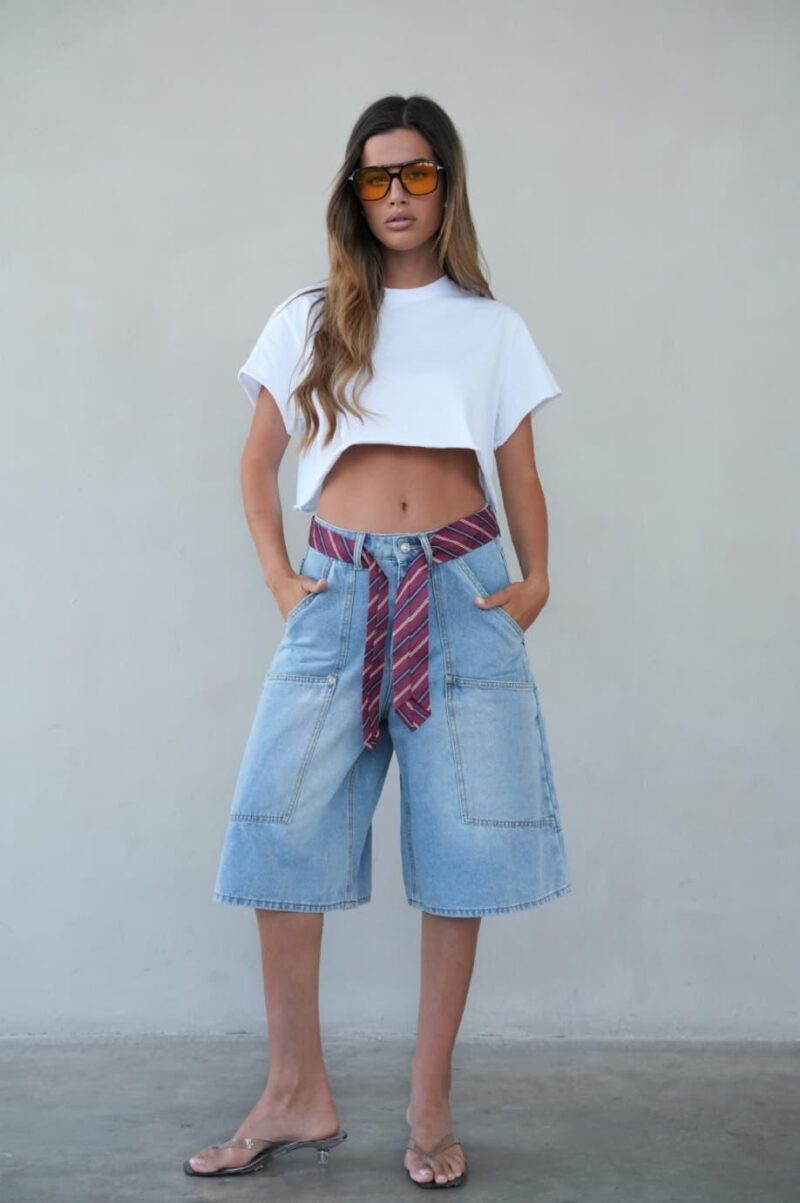 ברמודה ג׳ינס עניבה
